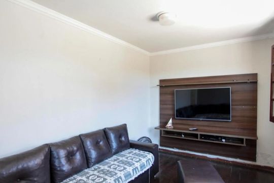 Casa à venda com 4 quartos, 360m² em Centro, Contagem