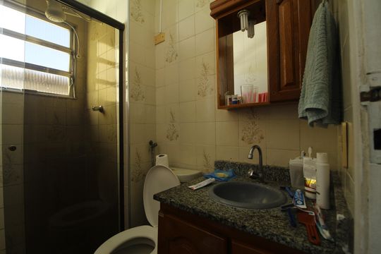 Banheiro de apartamento à venda com 2 quartos, 45m² em Taquara, Rio de Janeiro
