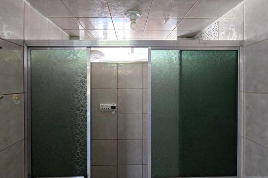 Banheiro Social de apartamento à venda com 2 quartos, 60m² em Parque Cecap, Guarulhos