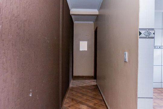 Corredor de casa para alugar com 1 quarto, 60m² em Piqueri, São Paulo