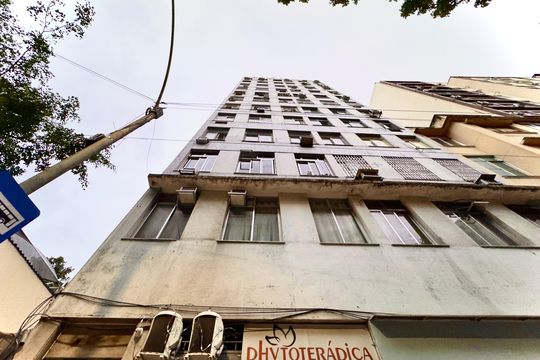 Fachada de apartamento à venda com 2 quartos, 70m² em Centro, Rio de Janeiro