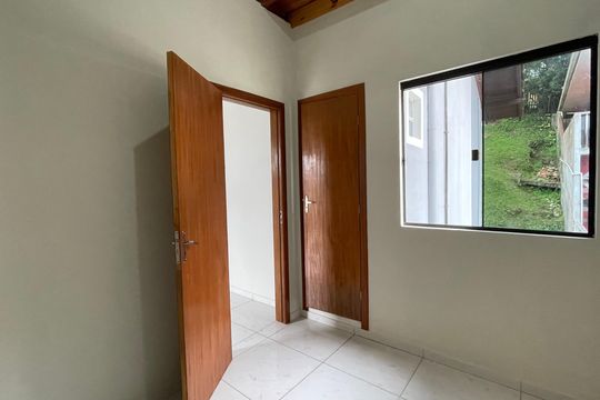 Quarto de casa para alugar com 1 quarto, 30m² em Forquilhinhas, São José
