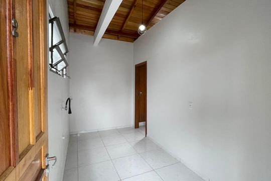 Casa para alugar com 1 quarto, 30m² em Forquilhinhas, São José