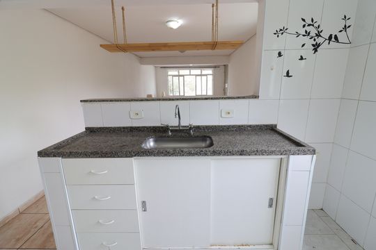 Cozinha de casa para alugar com 2 quartos, 75m² em Vila Isa, São Paulo