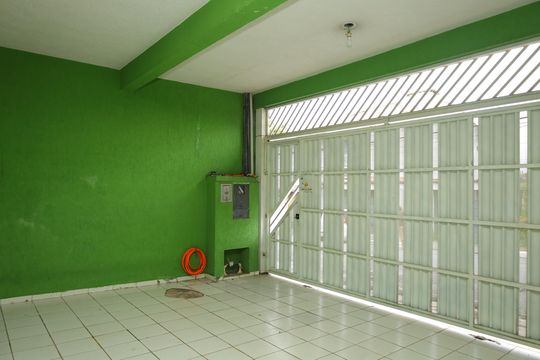 Garagem de casa à venda com 3 quartos, 120m² em Itaquera, São Paulo
