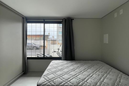 Quarto de kitnet/studio para alugar com 1 quarto, 55m² em Jardim Eldorado, Palhoça