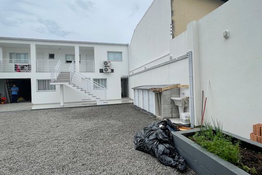 Quintal de kitnet/studio para alugar com 1 quarto, 55m² em Jardim Eldorado, Palhoça