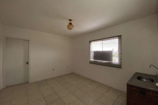 Sala/Cozinha de apartamento para alugar com 1 quarto, 30m² em Vila Nova, Novo Hamburgo