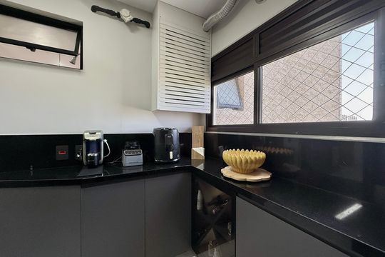 Cozinha  de apartamento à venda com 2 quartos, 85m² em Santo Amaro, São Paulo