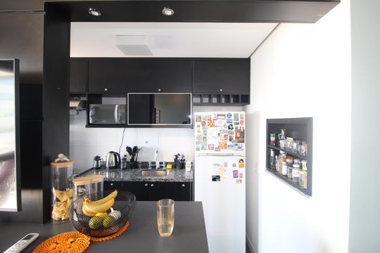 Cozinha de apartamento à venda com 2 quartos, 62m² em Santa Maria Goretti, Porto Alegre