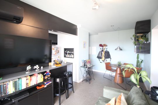 Sala de apartamento à venda com 2 quartos, 62m² em Santa Maria Goretti, Porto Alegre