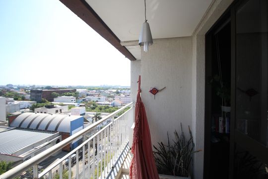 Sacada de apartamento à venda com 2 quartos, 62m² em Santa Maria Goretti, Porto Alegre
