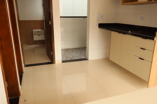 Sala e cozinha de apartamento para alugar com 2 quartos, 49m² em Vila Bela, São Paulo