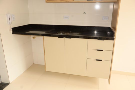 Sala e cozinha de apartamento para alugar com 2 quartos, 49m² em Vila Bela, São Paulo