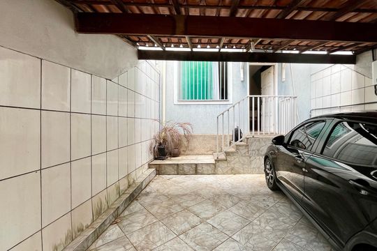 Casa à venda com 3 quartos, 70m² em Heliópolis, Belo Horizonte