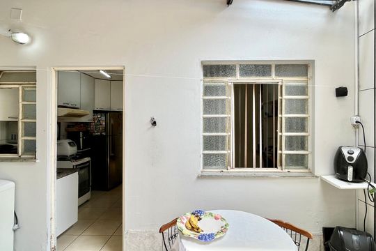 Casa à venda com 3 quartos, 70m² em Heliópolis, Belo Horizonte