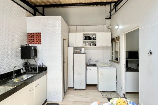 Casa à venda com 3 quartos, 70m² em Heliópolis, Belo Horizonte