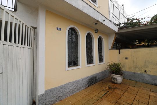 Garagem de casa à venda com 3 quartos, 130m² em Jardim Record, São Paulo