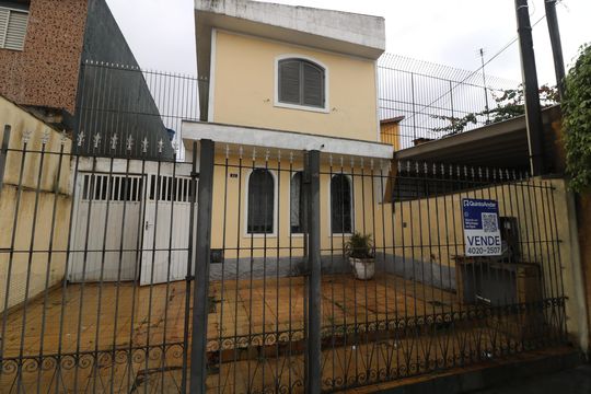 Fachada de casa à venda com 3 quartos, 130m² em Jardim Record, São Paulo