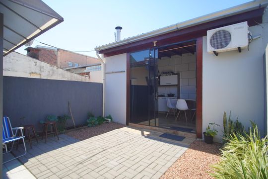 Quintal de casa à venda com 2 quartos, 55m² em Scharlau, São Leopoldo