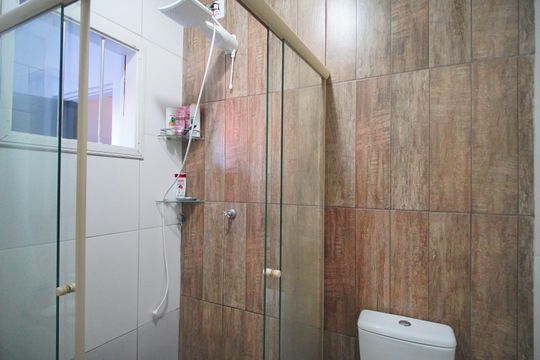 Banheiro de casa à venda com 2 quartos, 55m² em Scharlau, São Leopoldo