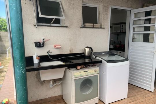 Área de Serviço de casa de condomínio para alugar com 2 quartos, 50m² em Água Espraiada, Cotia