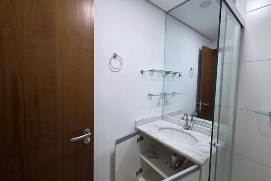 Banheiro da Suíte 2 de apartamento para alugar com 3 quartos, 111m² em Guilhermina, Praia Grande