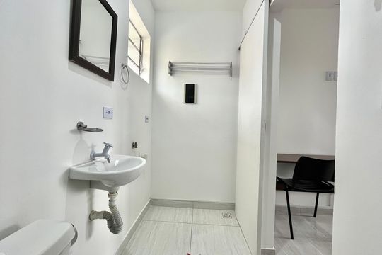Banheiro de kitnet/studio para alugar com 1 quarto, 40m² em Jardim Oriental, São Paulo