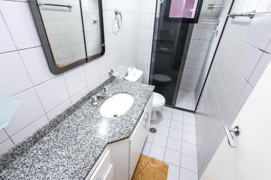 Banheiro de apartamento para alugar com 1 quarto, 40m² em Ipiranga, São Paulo