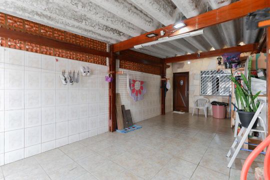 Garagem de casa para alugar com 3 quartos, 118m² em Vila Dionisia, São Paulo