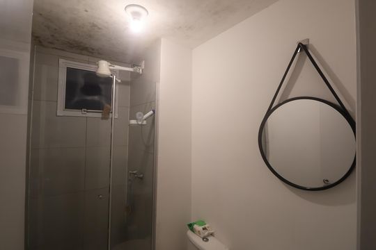 Banheiro de apartamento à venda com 2 quartos, 41m² em Centro, Canoas