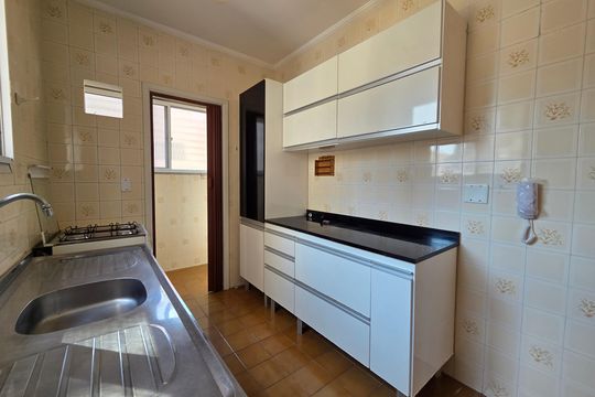 Cozinha de apartamento para alugar com 2 quartos, 62m² em Canto do Forte, Praia Grande