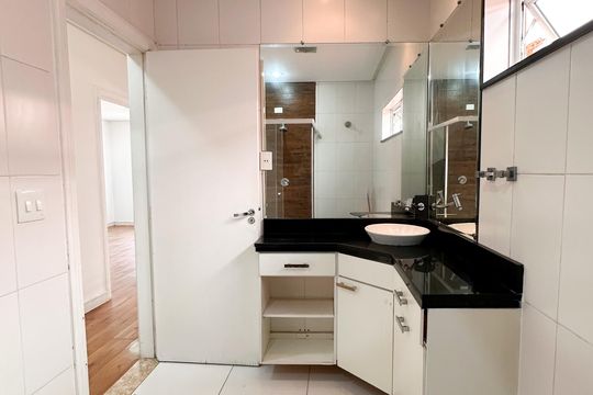 Banheiro Social de casa à venda com 3 quartos, 220m² em Santa Terezinha, São Bernardo do Campo