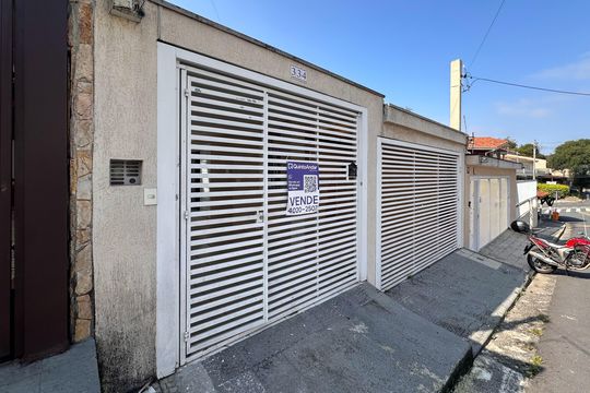 Fachada de casa à venda com 3 quartos, 220m² em Santa Terezinha, São Bernardo do Campo