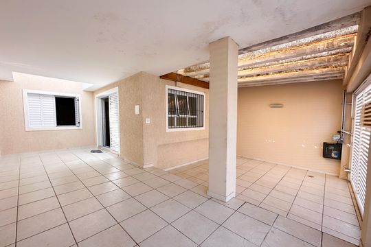 Garagem de casa à venda com 3 quartos, 220m² em Santa Terezinha, São Bernardo do Campo
