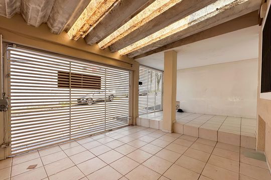 Garagem de casa à venda com 3 quartos, 220m² em Santa Terezinha, São Bernardo do Campo
