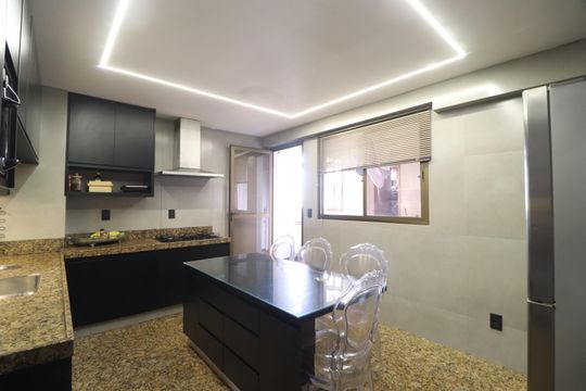 Cozinha de apartamento para alugar com 3 quartos, 185m² em Centro, Uberlândia