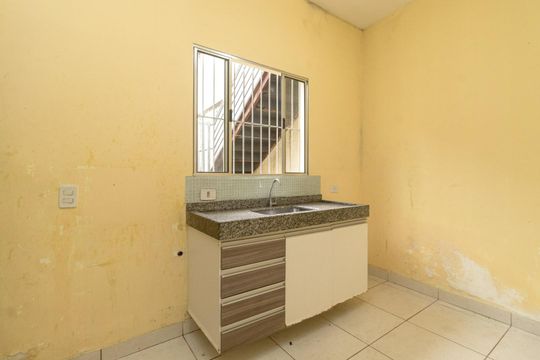 Sala/Cozinha de casa para alugar com 2 quartos, 50m² em Parque dos Bancarios, São Paulo
