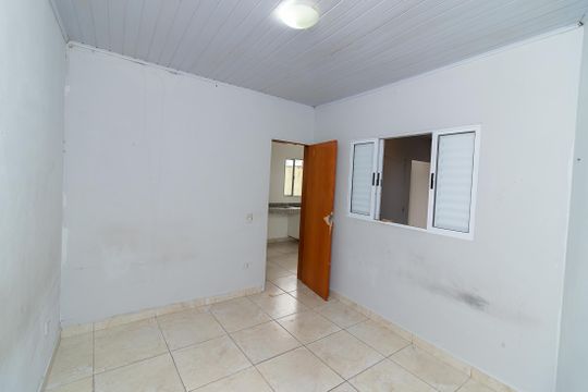 Quarto de casa para alugar com 1 quarto, 30m² em Parque dos Bancarios, São Paulo