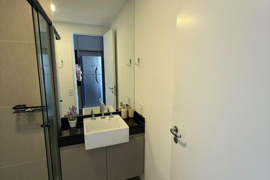Banheiro de kitnet/studio à venda com 1 quarto, 22m² em Jardim das Acacias, São Paulo