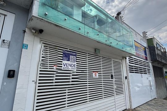 Fachada  de casa à venda com 5 quartos, 265m² em Montanhão, São Bernardo do Campo