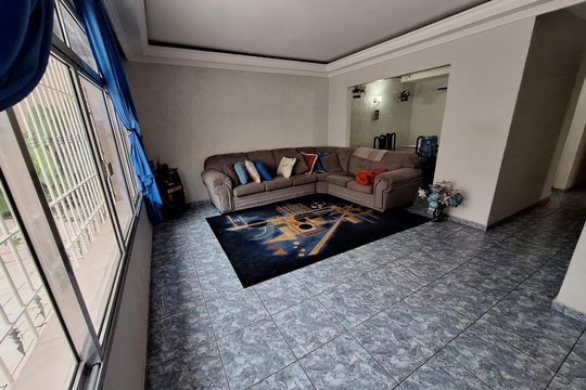 Casa à venda com 3 quartos, 500m² em Vila Galvão, Guarulhos