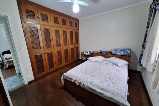 Quarto de casa à venda com 3 quartos, 500m² em Vila Galvão, Guarulhos