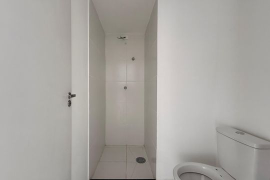 Banheiro de apartamento para alugar com 2 quartos, 29m² em Santo Amaro, São Paulo