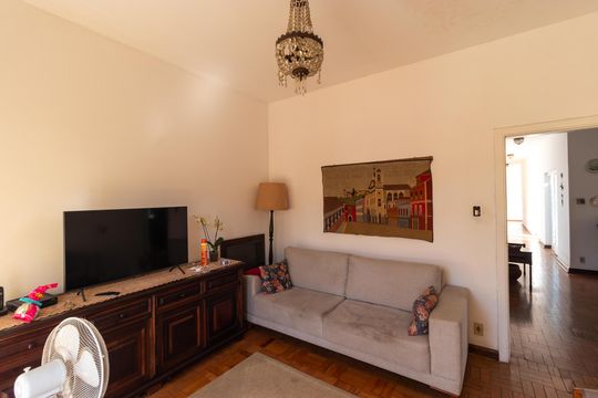 Sala de TV de casa à venda com 4 quartos, 269m² em Jardim Guanabara, Campinas