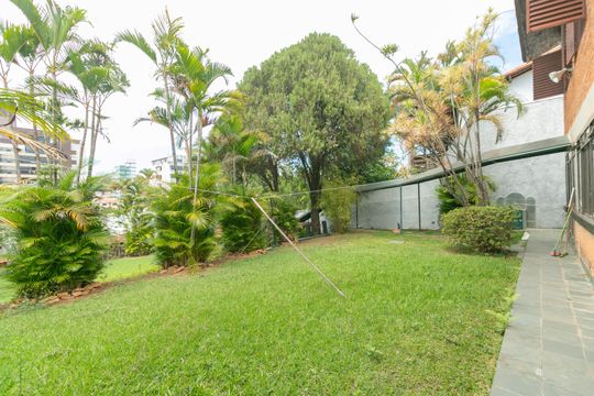 Casa à venda com 4 quartos, 1300m² em São Luiz, Belo Horizonte