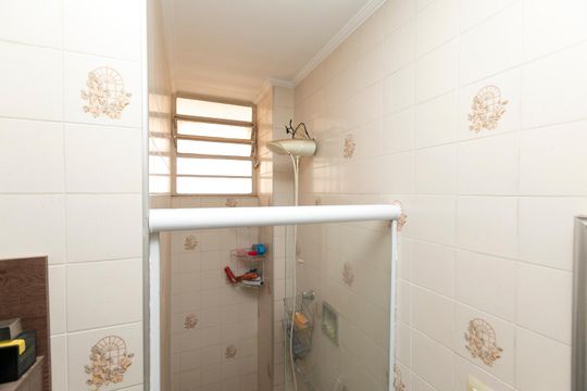 Banheiro de apartamento à venda com 1 quarto, 67m² em  Bosque., Campinas