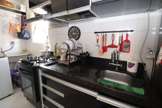 Cozinha de apartamento para alugar com 2 quartos, 47m² em Jardim das Margaridas, Salvador