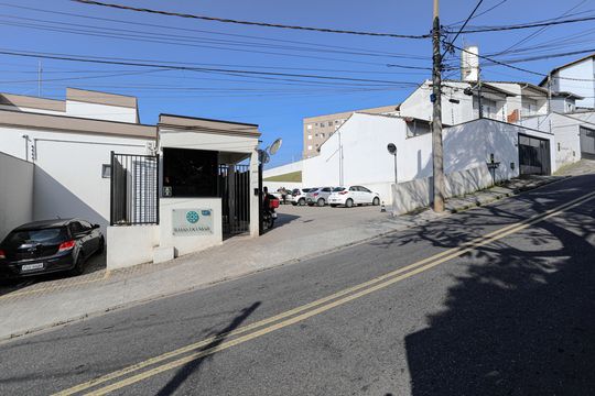Fachada de apartamento para alugar com 2 quartos, 42m² em Vila Brasileira, Mogi das Cruzes