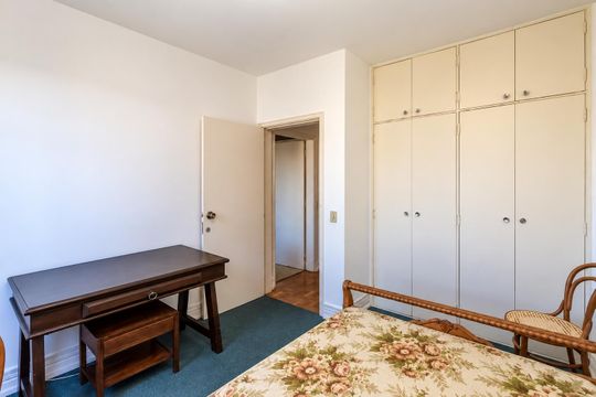 Quarto 3 de apartamento para alugar com 3 quartos, 110m² em Petrópolis, Porto Alegre